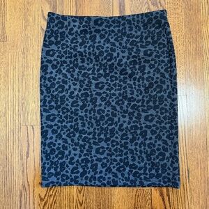LOFT Gray Black Pencil Style Mid Length Animal Print Skirt Size Small, NWT